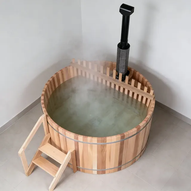 Bain nordique Abisko rond, bois clair, poêle intégré