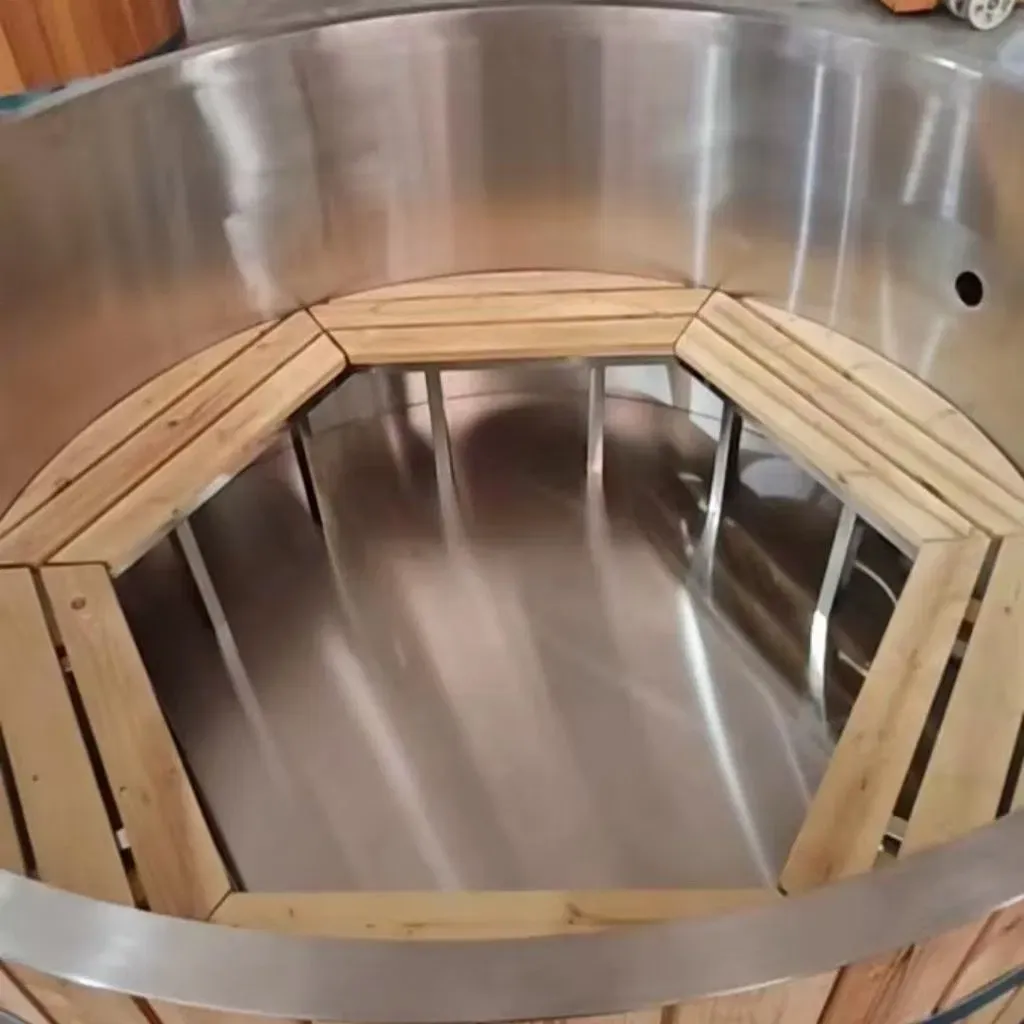 Bain nordique Lofoten rond 150 cm, cèdre rouge et cuve inox, poêle extérieur, vue 10 sur 10