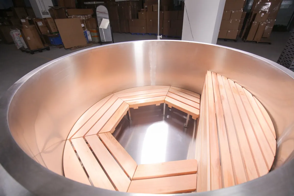 Bain nordique Saimaa rond, cèdre rouge et cuve inox, poêle intégré, vue 5 sur 10